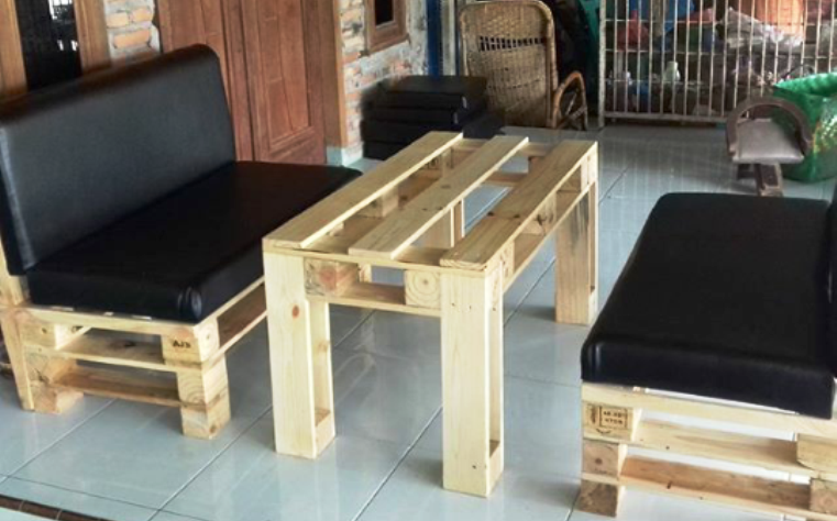 Manfaatkan Limbah Kayu Pinus, Odie Pasarkan Produknya hingga India